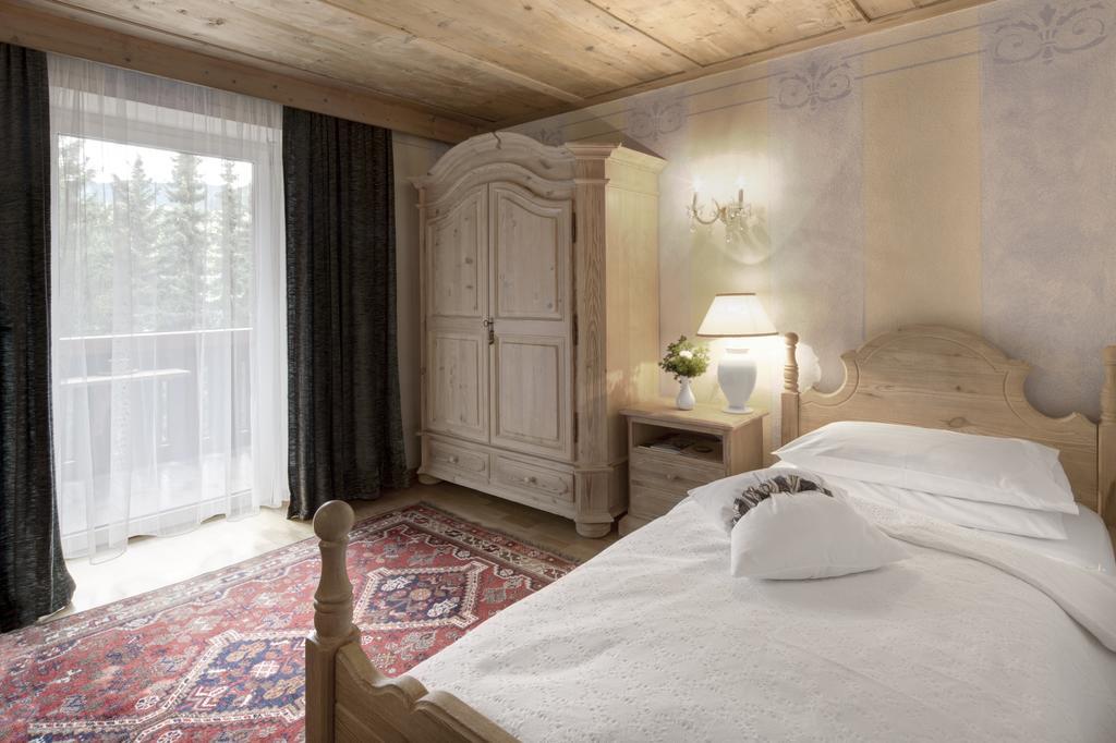 Hotel La Perla: The Leading Hotels Of The World Corvara In Badia Exterior photo